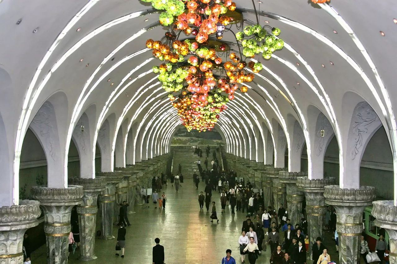 同是地铁为什么有的叫subway,有的却叫metro?