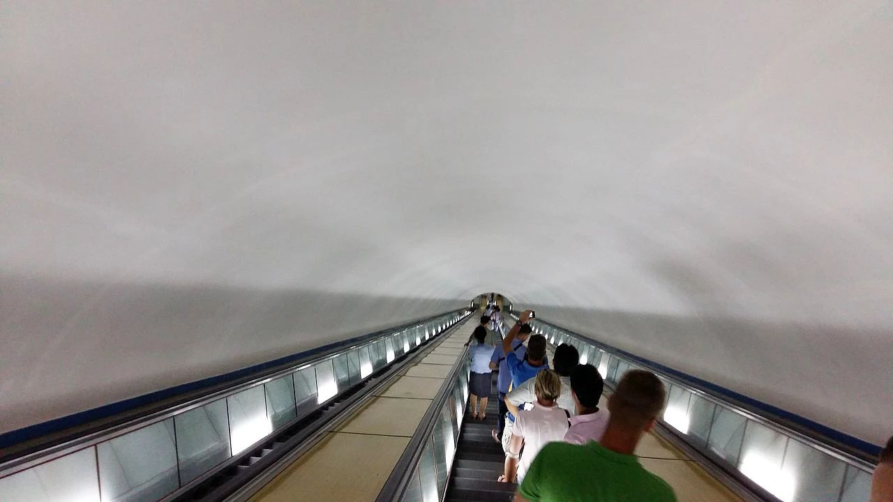 同是地铁为什么有的叫subway,有的却叫metro?